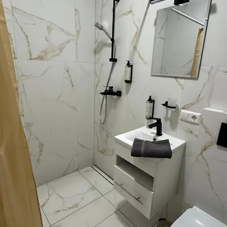 4 Winds Zephyrus Апартаменти *