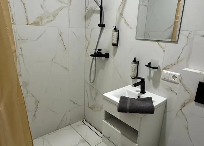 4 Winds Zephyrus 公寓 *